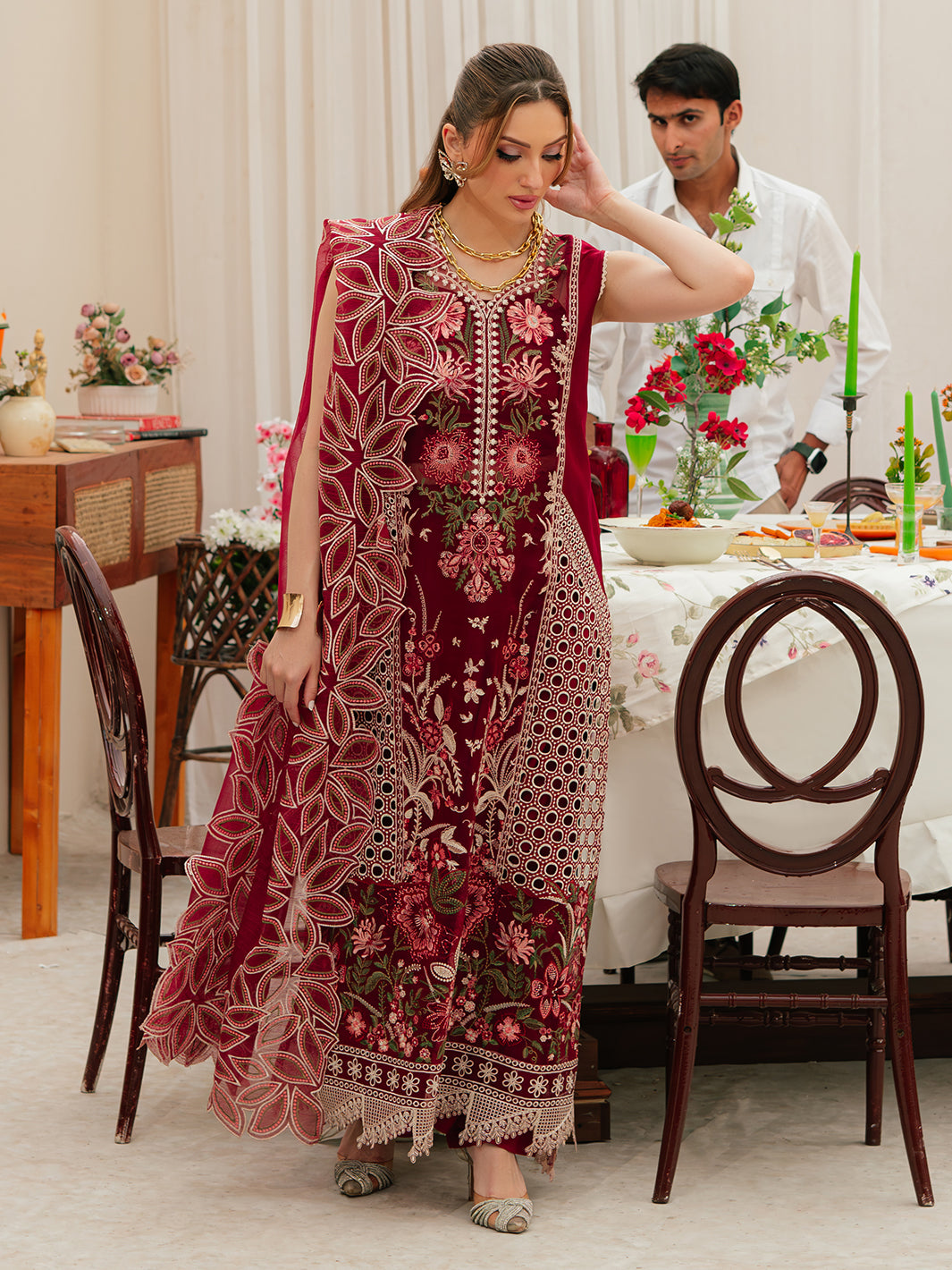 MAHNUR Celestial Heavy Embroidered Dhanak Shawl Detail