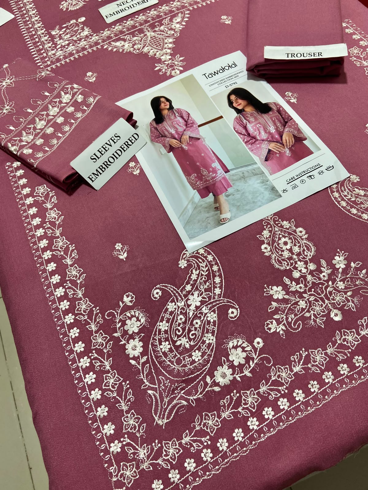 2 Piece - Unstitched Dhanak Embroidered Suite