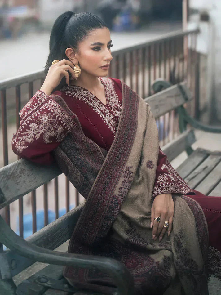 IZEL Premium Embroidered Lawn 3-Piece Suit