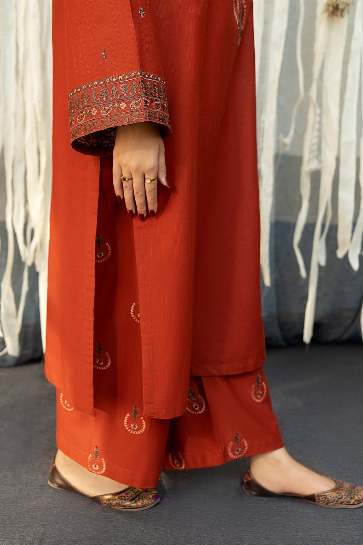 URGE - 3PC LAWN EMBROIDERED SHIRT WITH MANAAR PRINTED DUPATTA AND TROUSER - HZG1441