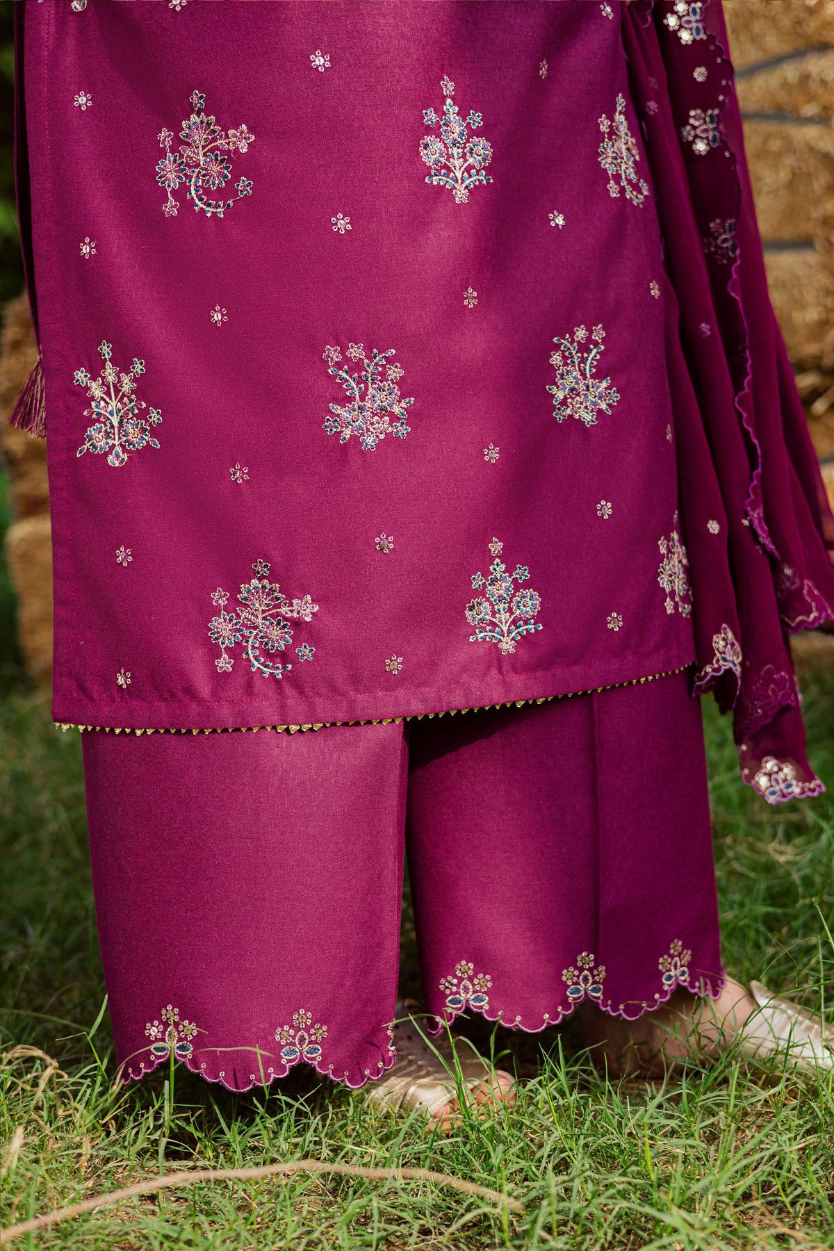 Batik Embroidered Dhanak 3-Piece Unstitched Suit