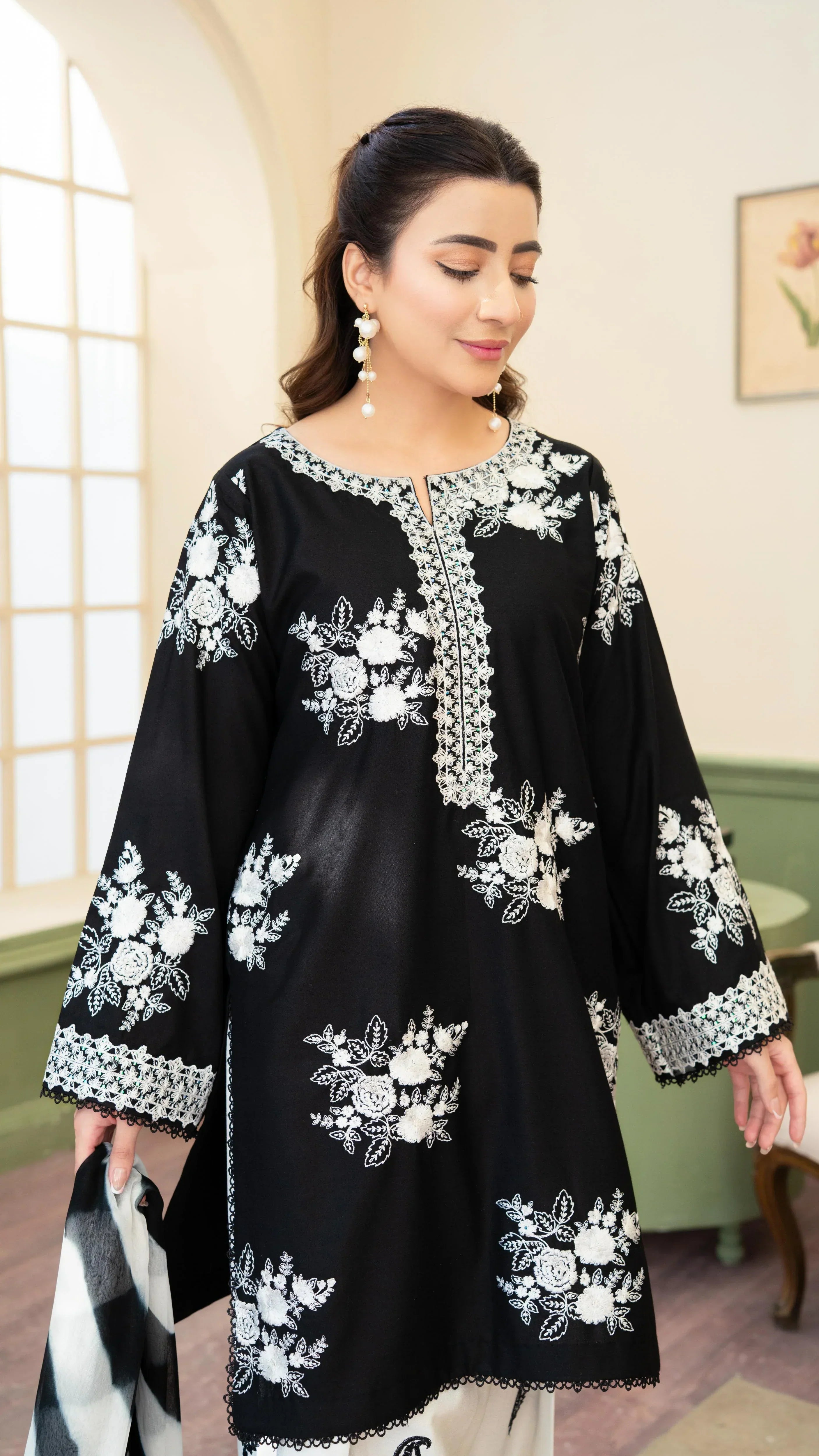 MARIA.B - 3PC LAWN EMBROIDERED SHIRT WITH CHIFFON PRINTED DUPATTA AND TROUSER - HZG2989