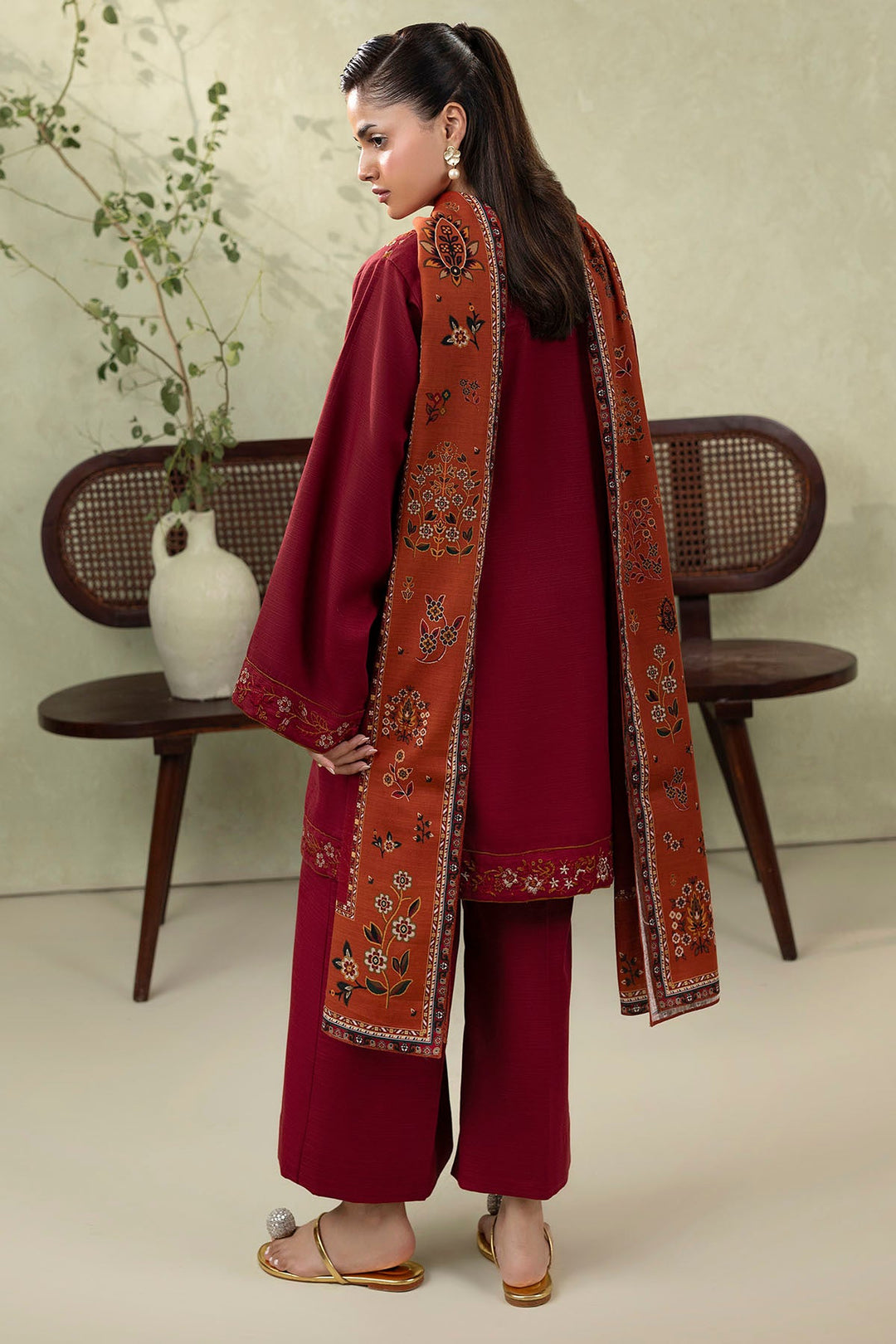 Motifz Premium Lawn – Embroidered Unstitched 3-Piece Suite with Printed Dupatta