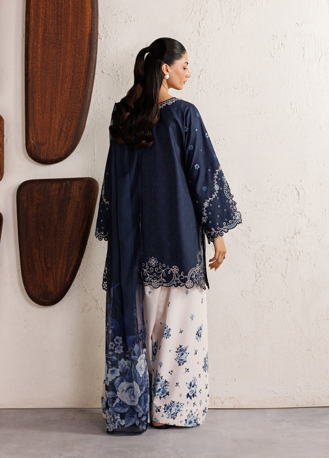 Iznik - Dhanak 3-Piece Unstitched Embroidered Suit