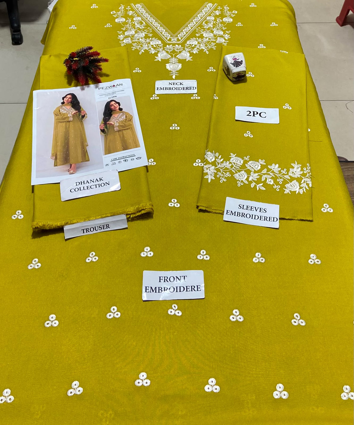 2 Piece - Unstitched Dhanak Embroidered Suite