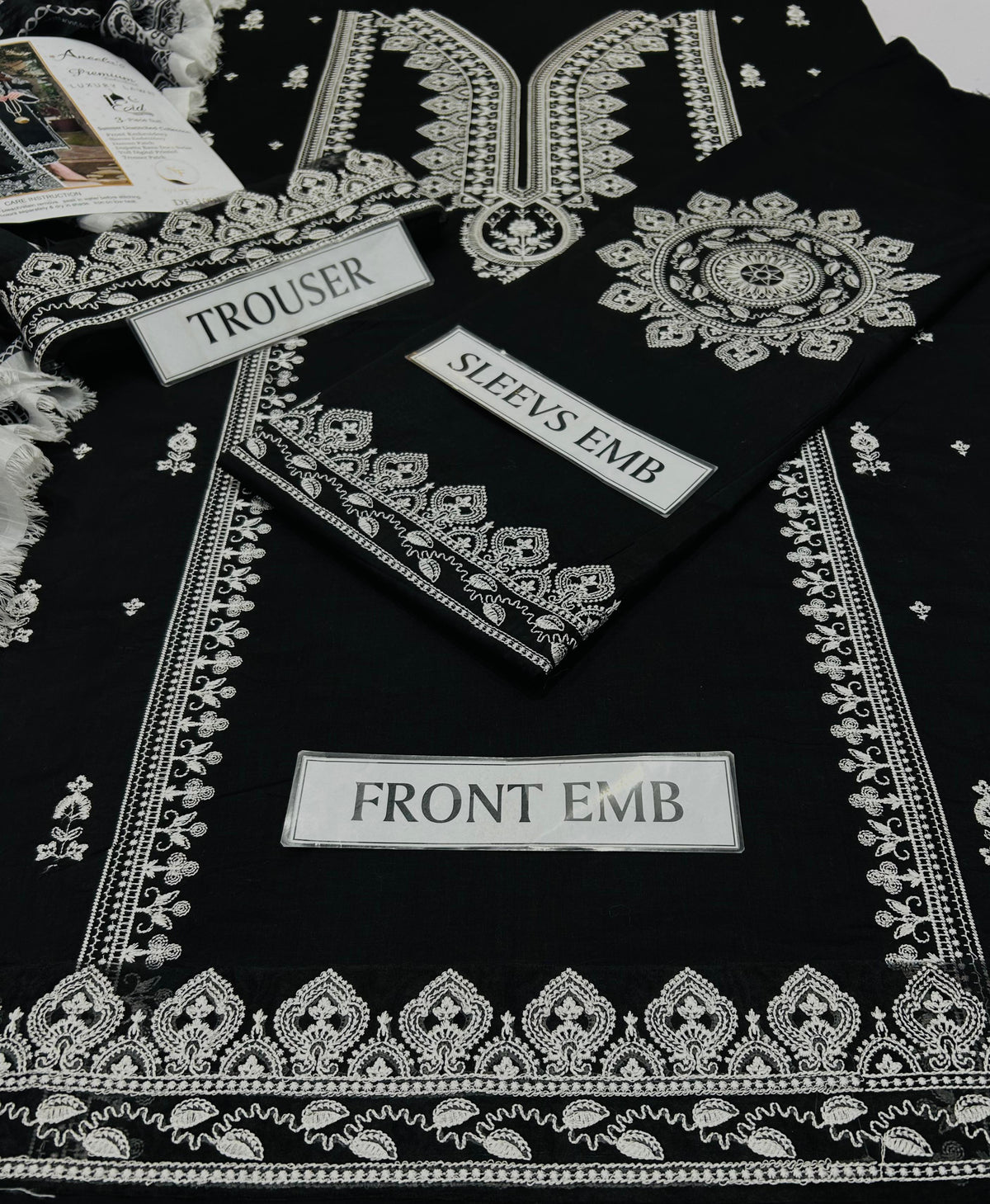 Aneela's - Dhanak 3-Piece Unstitched Embroidered Suit